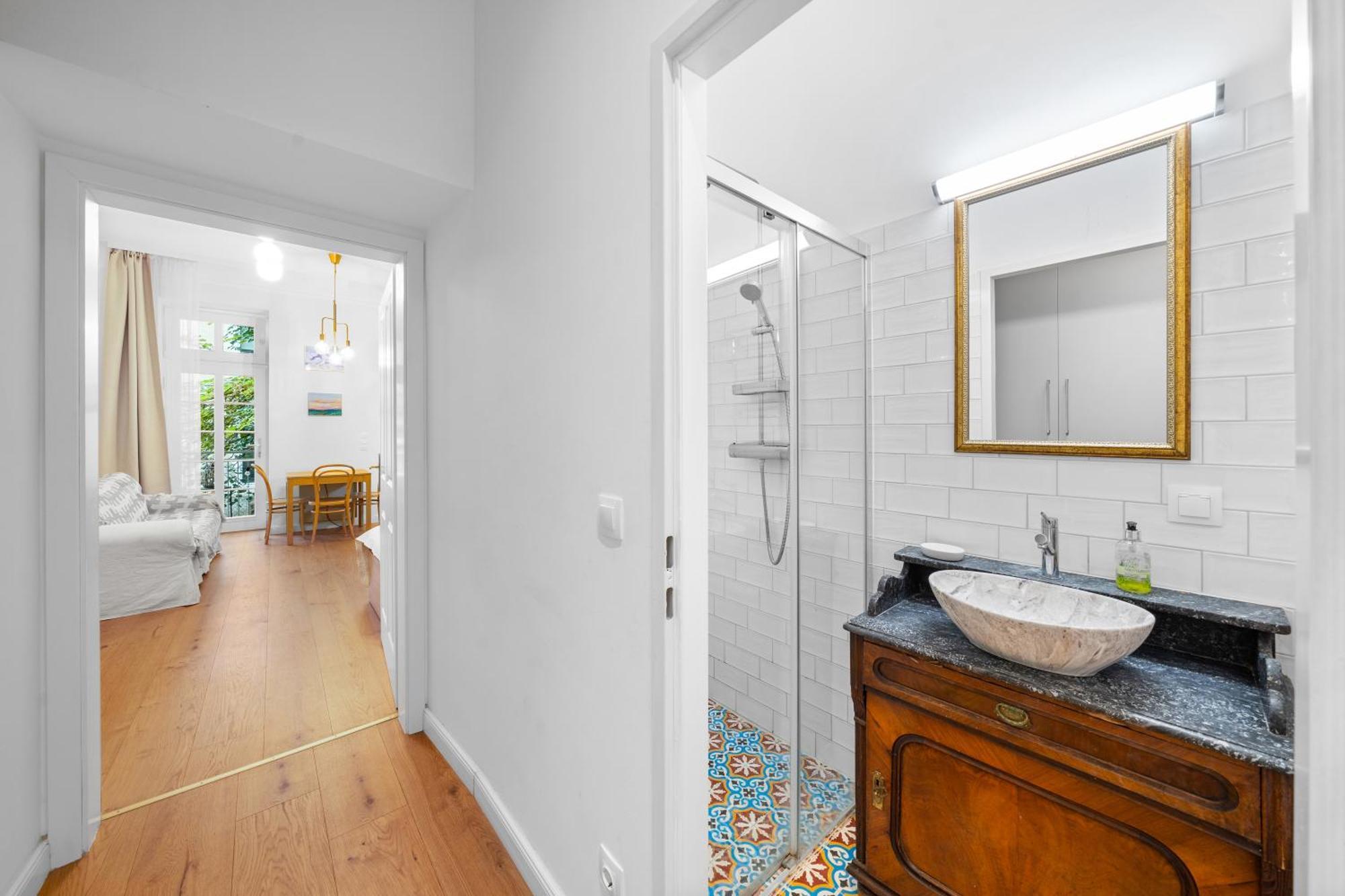 Central Vienna Apartment With Garden View Экстерьер фото